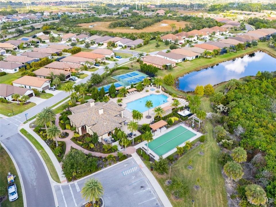 For Sale: $530,000 (3 beds, 2 baths, 2237 Square Feet)