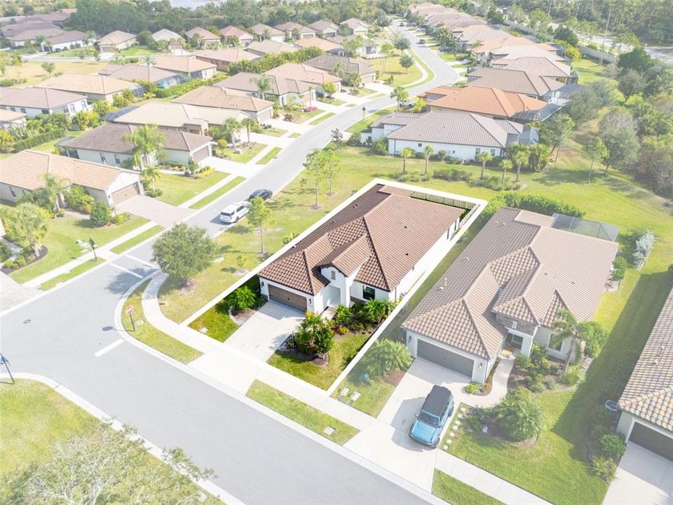 For Sale: $530,000 (3 beds, 2 baths, 2237 Square Feet)