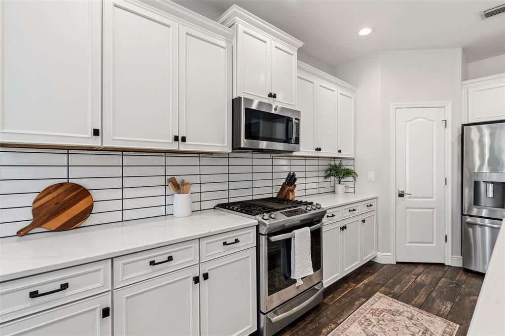 For Sale: $530,000 (3 beds, 2 baths, 2237 Square Feet)