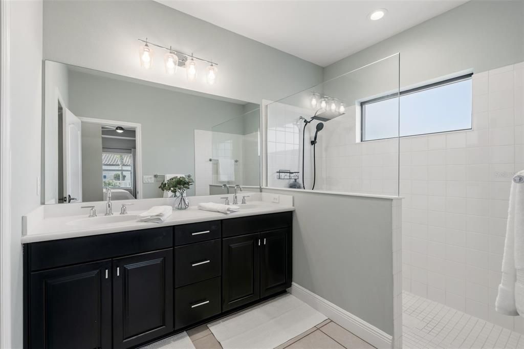 For Sale: $530,000 (3 beds, 2 baths, 2237 Square Feet)