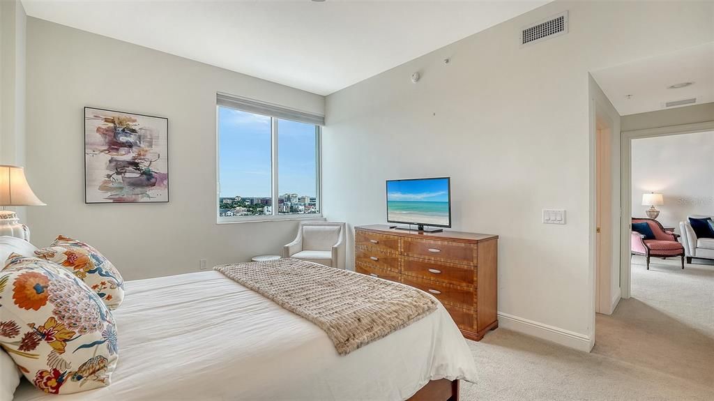 待售: $620,000 (2 贝兹, 2 浴室, 1484 平方英尺)