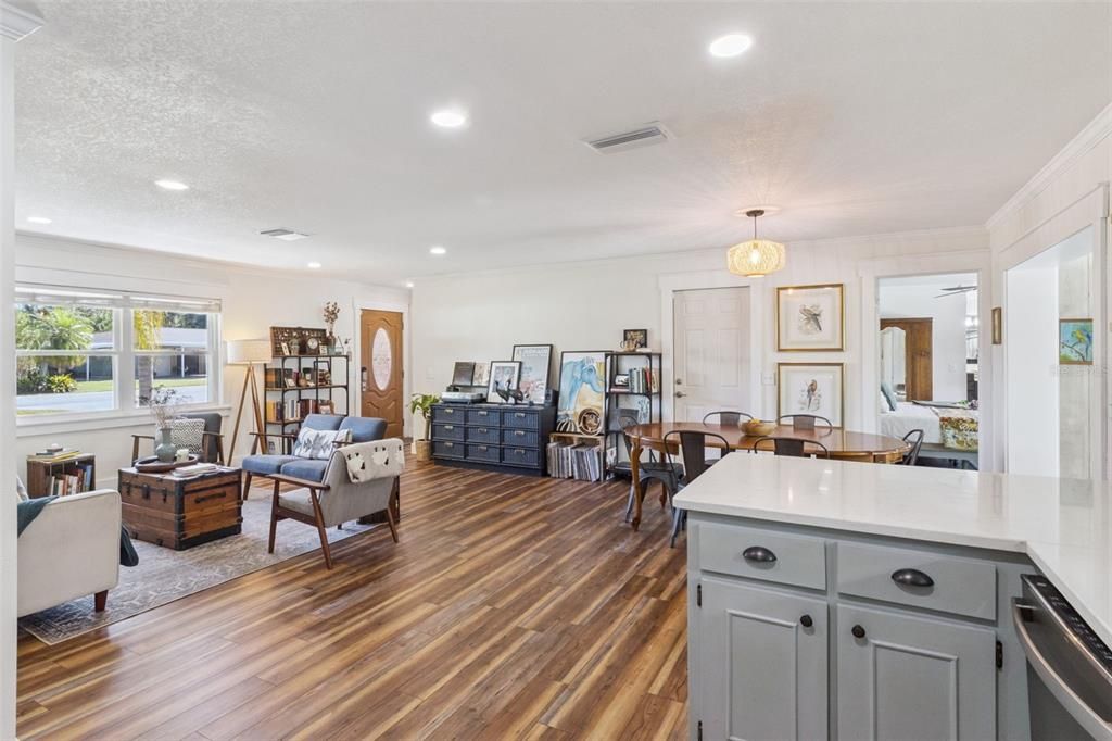 For Sale: $359,000 (3 beds, 2 baths, 1820 Square Feet)