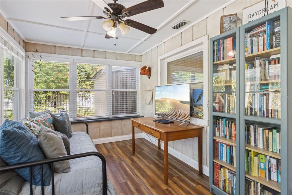 For Sale: $359,000 (3 beds, 2 baths, 1820 Square Feet)