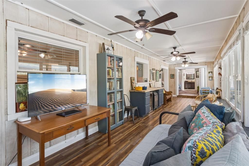 For Sale: $359,000 (3 beds, 2 baths, 1820 Square Feet)