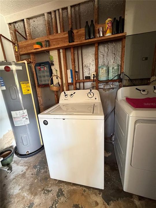 Active With Contract: $180,000 (2 beds, 1 baths, 782 Square Feet)