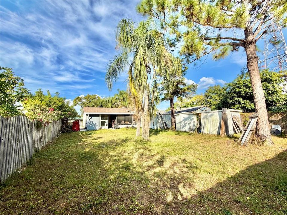 Active With Contract: $180,000 (2 beds, 1 baths, 782 Square Feet)