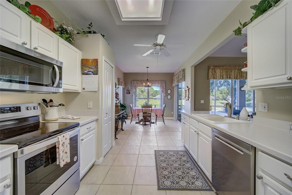 For Rent: $2,500 (2 beds, 2 baths, 1787 Square Feet)