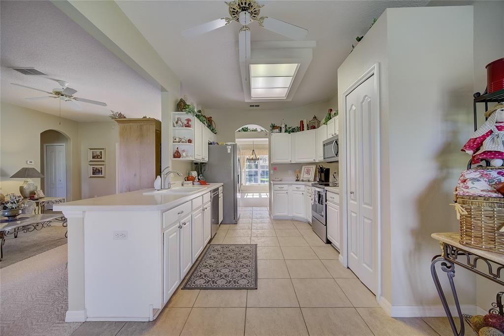 For Rent: $2,500 (2 beds, 2 baths, 1787 Square Feet)