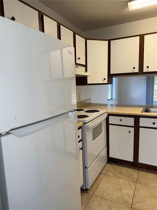 待售: $245,000 (3 贝兹, 2 浴室, 1279 平方英尺)