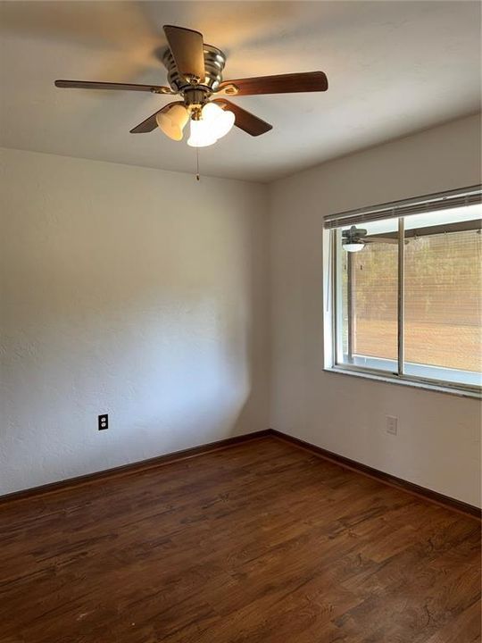 待售: $245,000 (3 贝兹, 2 浴室, 1279 平方英尺)