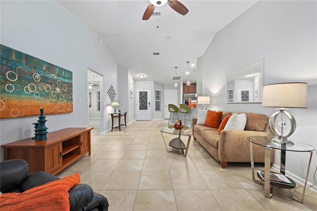 En Venta: $339,000 (3 camas, 2 baños, 1206 Pies cuadrados)