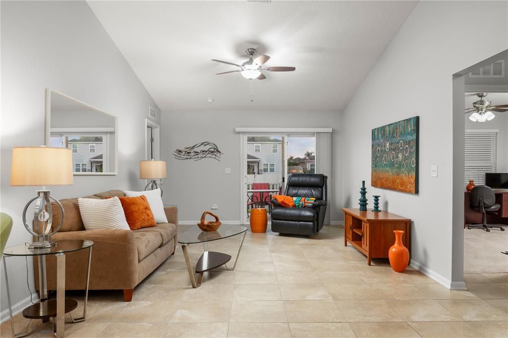 En Venta: $339,000 (3 camas, 2 baños, 1206 Pies cuadrados)