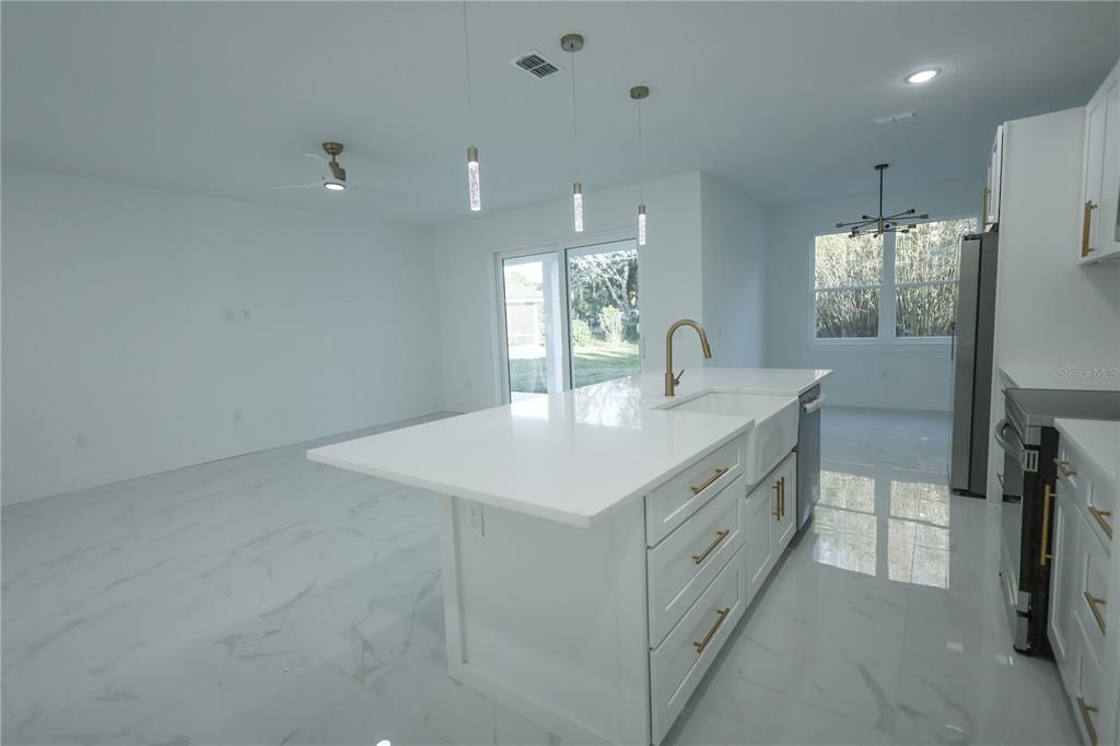 For Sale: $455,000 (4 beds, 3 baths, 2060 Square Feet)