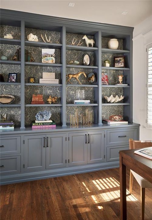 For Sale: $2,995,000 (4 beds, 3 baths, 3099 Square Feet)