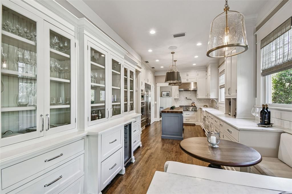 For Sale: $2,995,000 (4 beds, 3 baths, 3099 Square Feet)