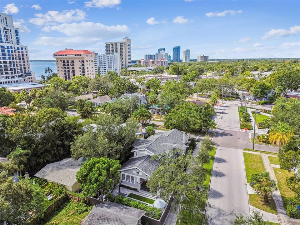 For Sale: $2,995,000 (4 beds, 3 baths, 3099 Square Feet)