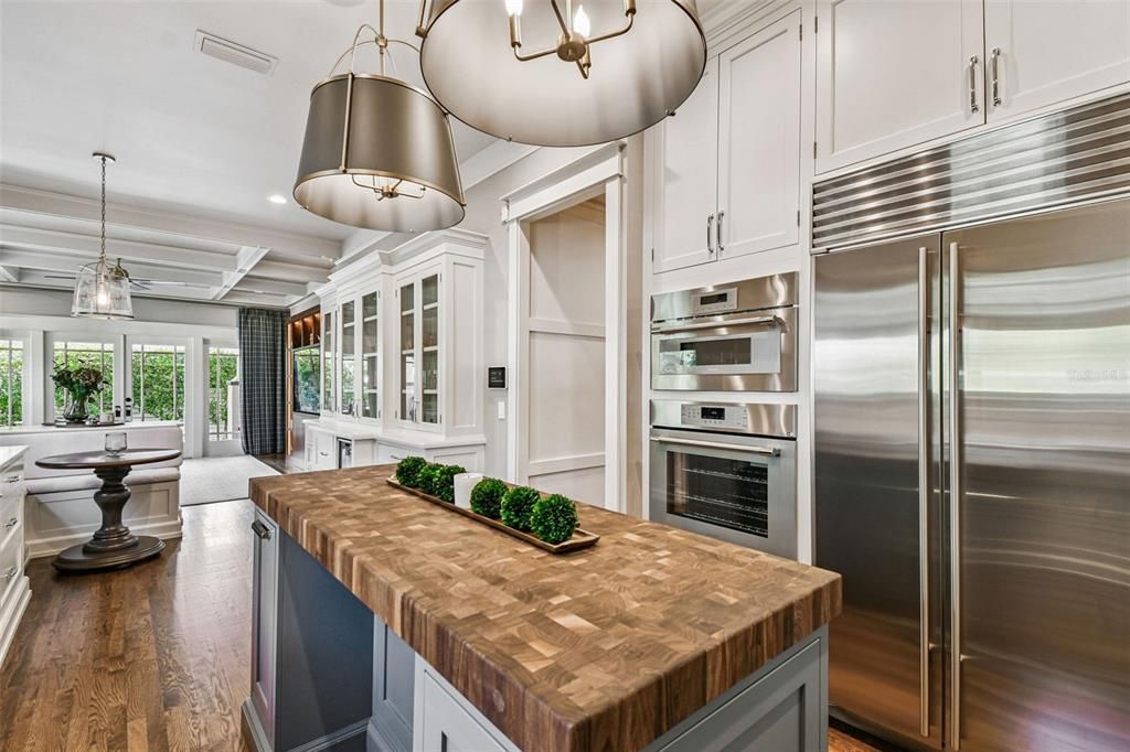 For Sale: $2,995,000 (4 beds, 3 baths, 3099 Square Feet)