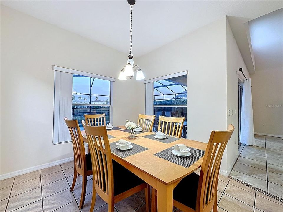 待售: $460,000 (5 贝兹, 3 浴室, 2532 平方英尺)