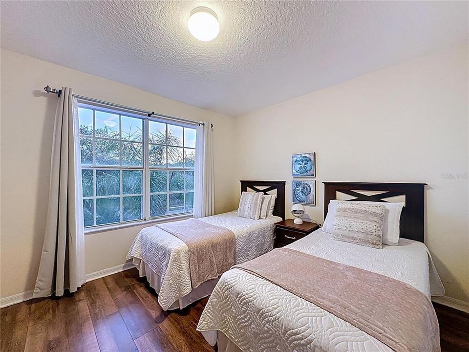 待售: $460,000 (5 贝兹, 3 浴室, 2532 平方英尺)