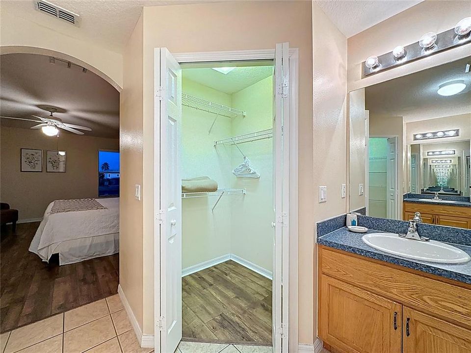 待售: $460,000 (5 贝兹, 3 浴室, 2532 平方英尺)