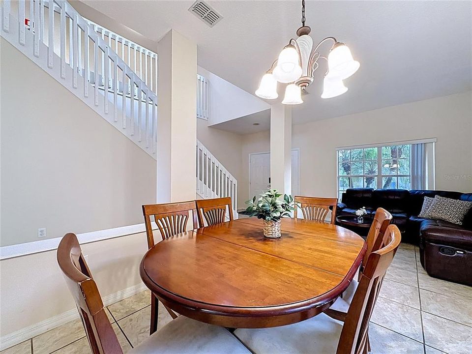 待售: $460,000 (5 贝兹, 3 浴室, 2532 平方英尺)