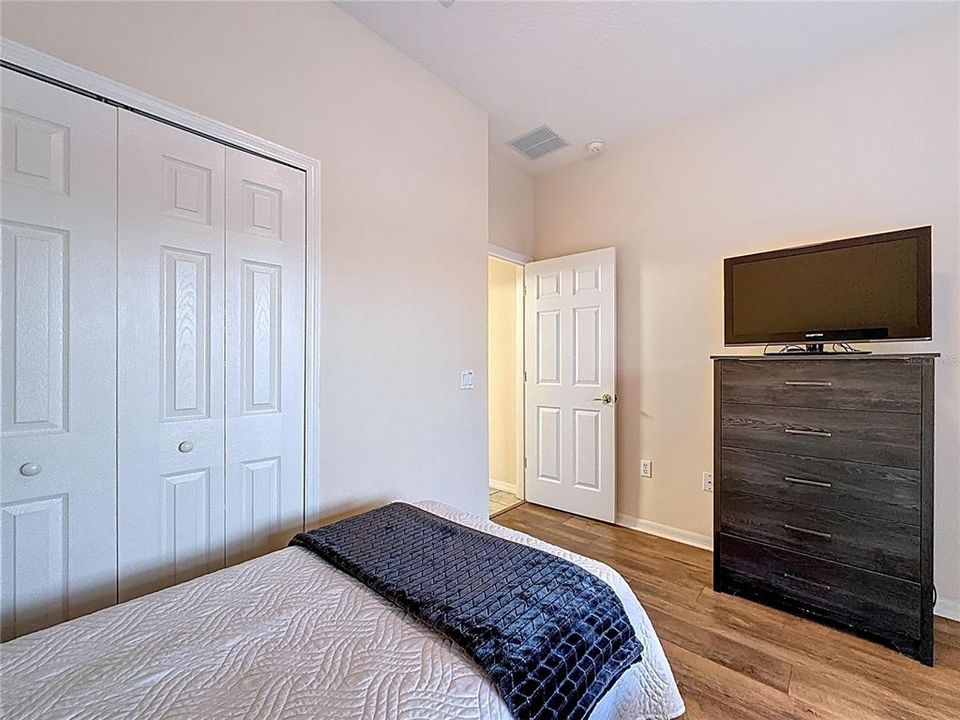 待售: $460,000 (5 贝兹, 3 浴室, 2532 平方英尺)