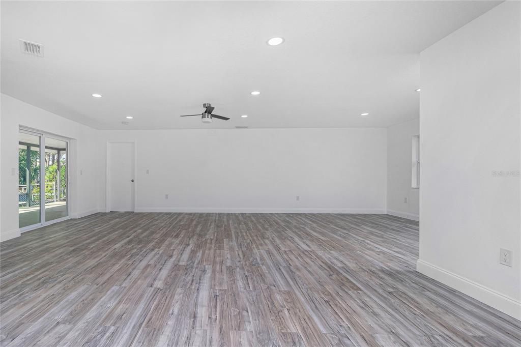 For Sale: $599,000 (3 beds, 2 baths, 1838 Square Feet)