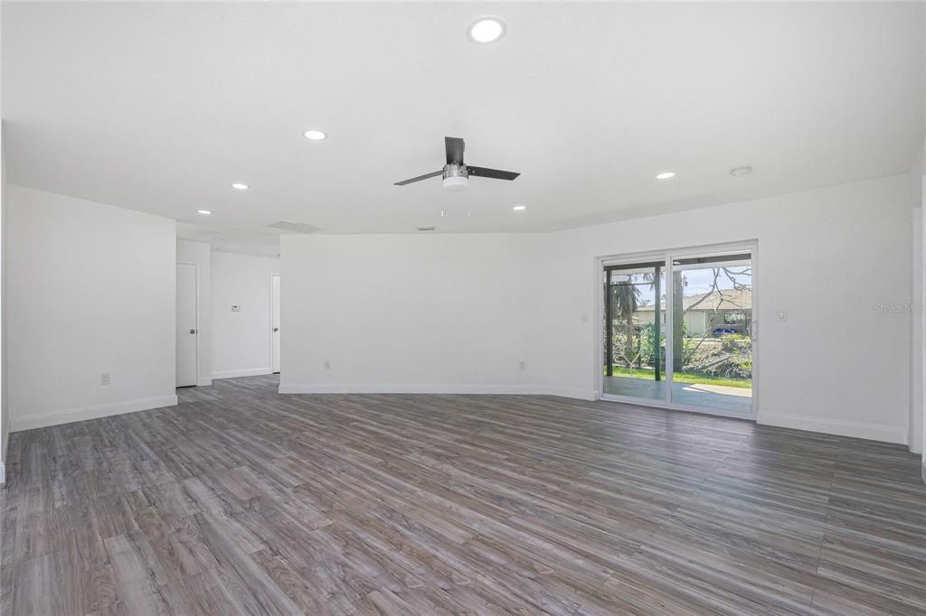 For Sale: $599,000 (3 beds, 2 baths, 1838 Square Feet)