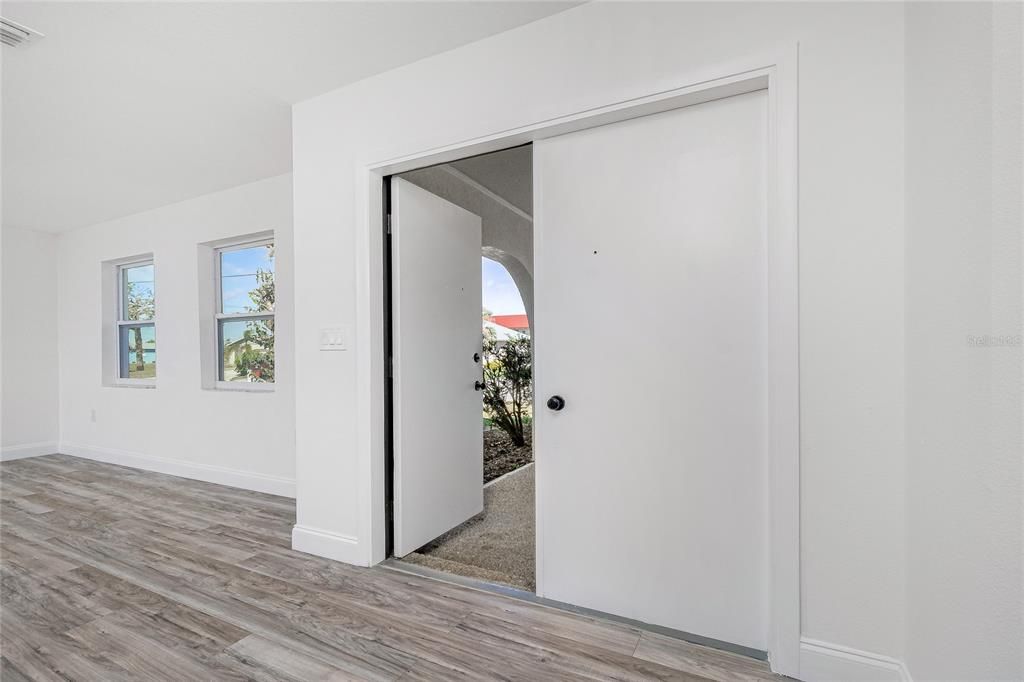 For Sale: $599,000 (3 beds, 2 baths, 1838 Square Feet)