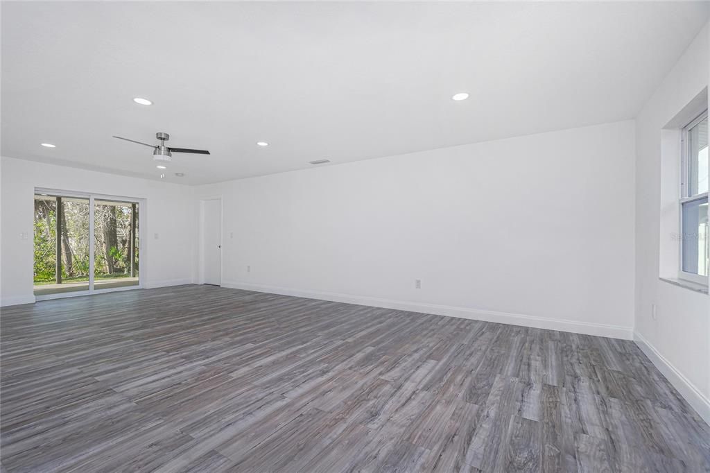 For Sale: $599,000 (3 beds, 2 baths, 1838 Square Feet)