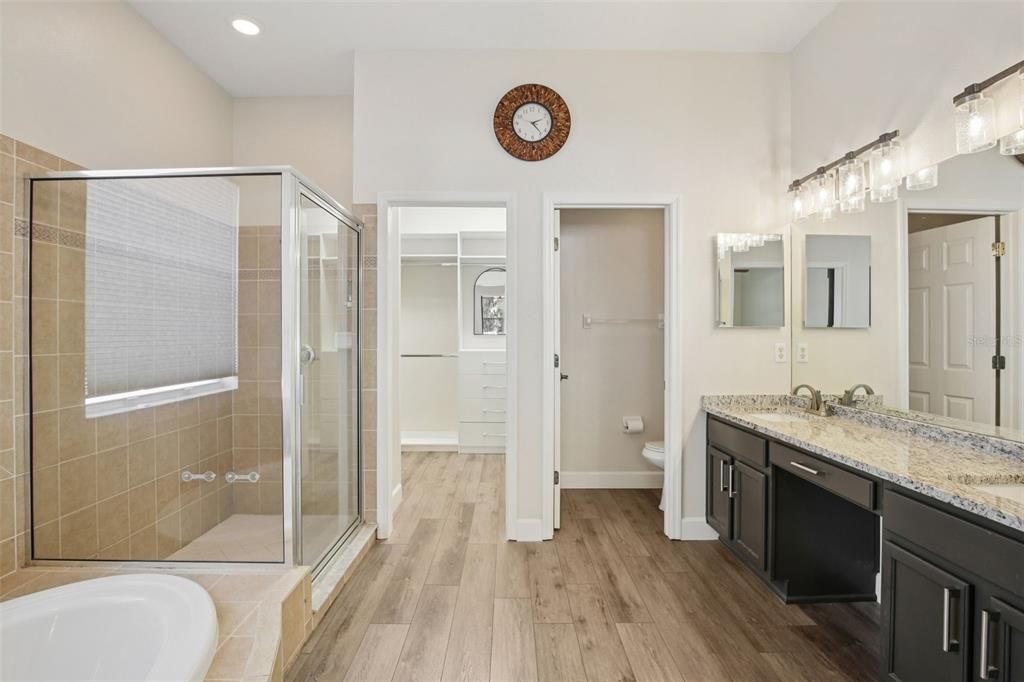 For Sale: $475,000 (5 beds, 3 baths, 2622 Square Feet)