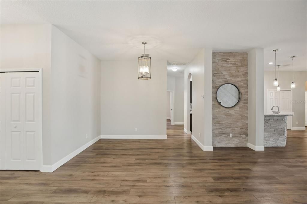 For Sale: $475,000 (5 beds, 3 baths, 2622 Square Feet)