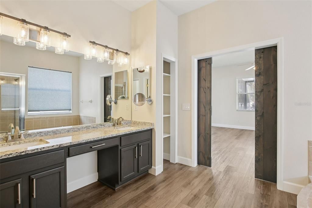 For Sale: $475,000 (5 beds, 3 baths, 2622 Square Feet)