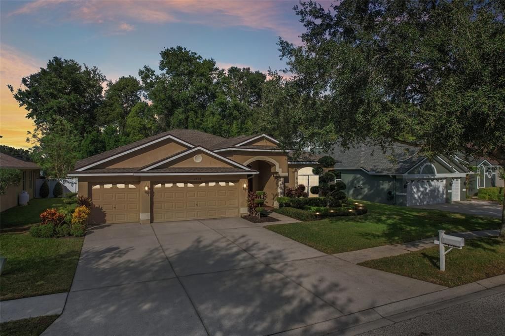 For Sale: $475,000 (5 beds, 3 baths, 2622 Square Feet)