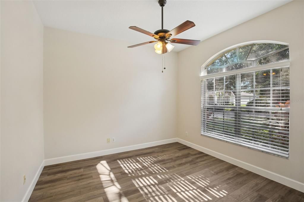 For Sale: $475,000 (5 beds, 3 baths, 2622 Square Feet)