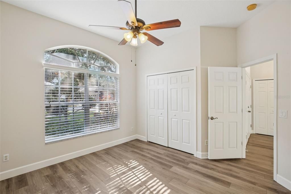 For Sale: $475,000 (5 beds, 3 baths, 2622 Square Feet)