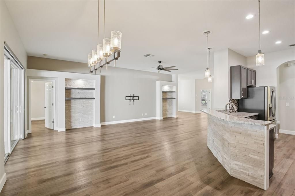 For Sale: $475,000 (5 beds, 3 baths, 2622 Square Feet)