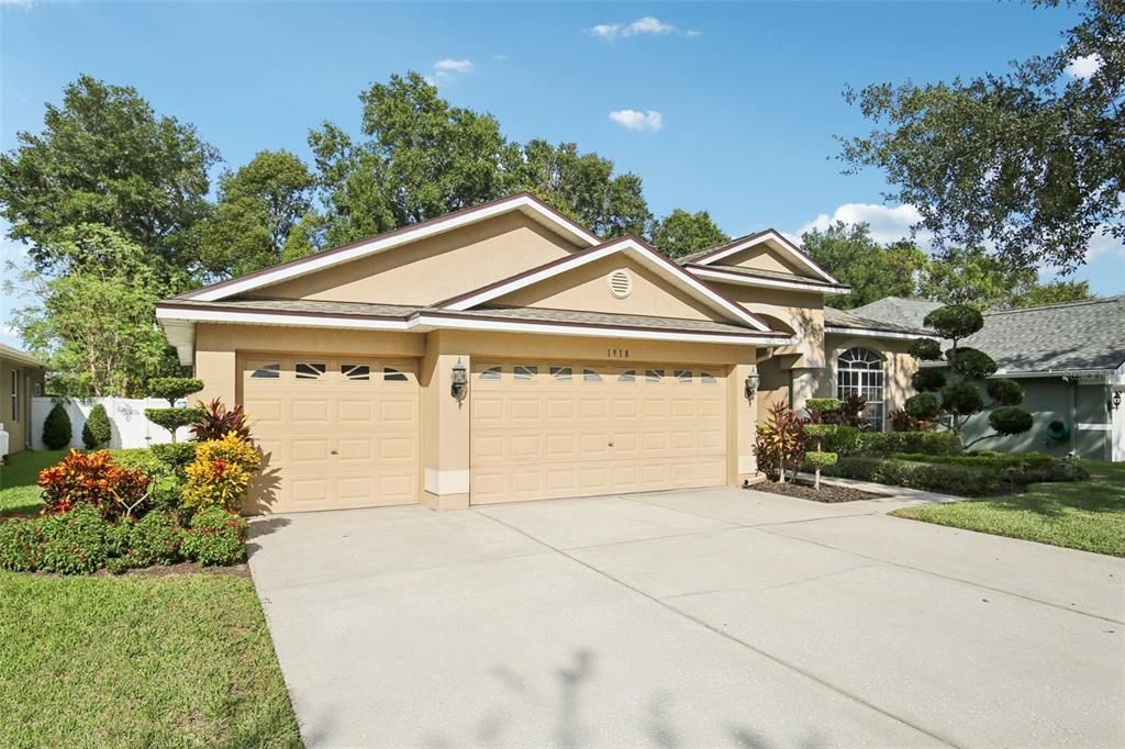 For Sale: $475,000 (5 beds, 3 baths, 2622 Square Feet)