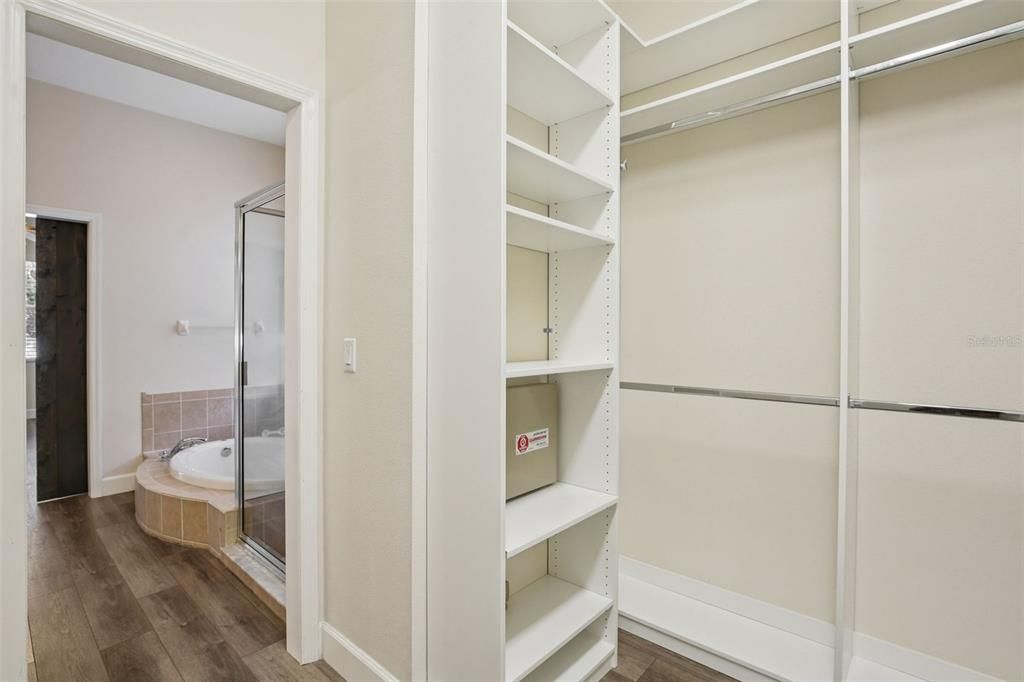 For Sale: $475,000 (5 beds, 3 baths, 2622 Square Feet)