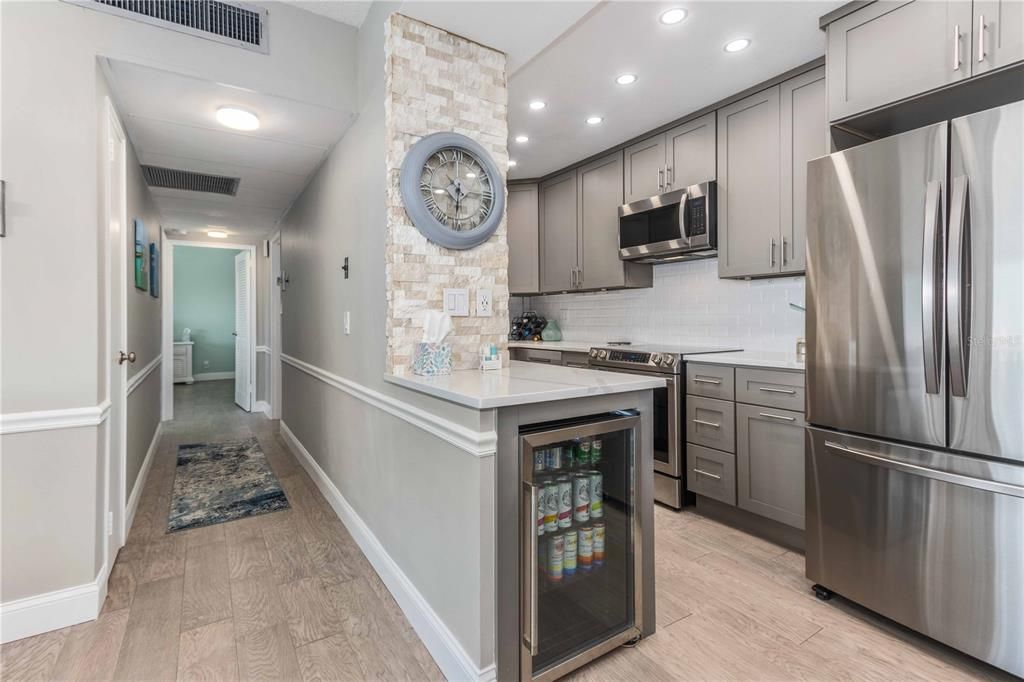 For Sale: $445,000 (2 beds, 2 baths, 1295 Square Feet)