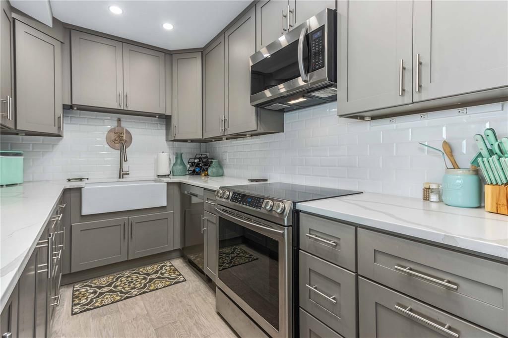 For Sale: $445,000 (2 beds, 2 baths, 1295 Square Feet)