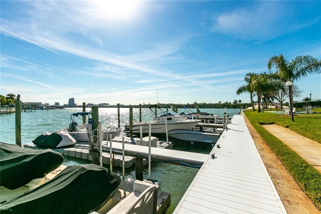 For Sale: $445,000 (2 beds, 2 baths, 1295 Square Feet)