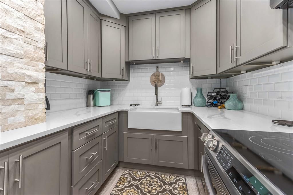 For Sale: $445,000 (2 beds, 2 baths, 1295 Square Feet)