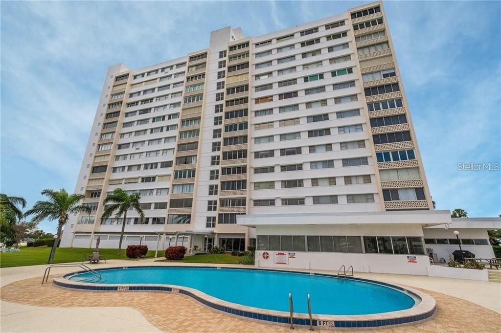 For Sale: $445,000 (2 beds, 2 baths, 1295 Square Feet)