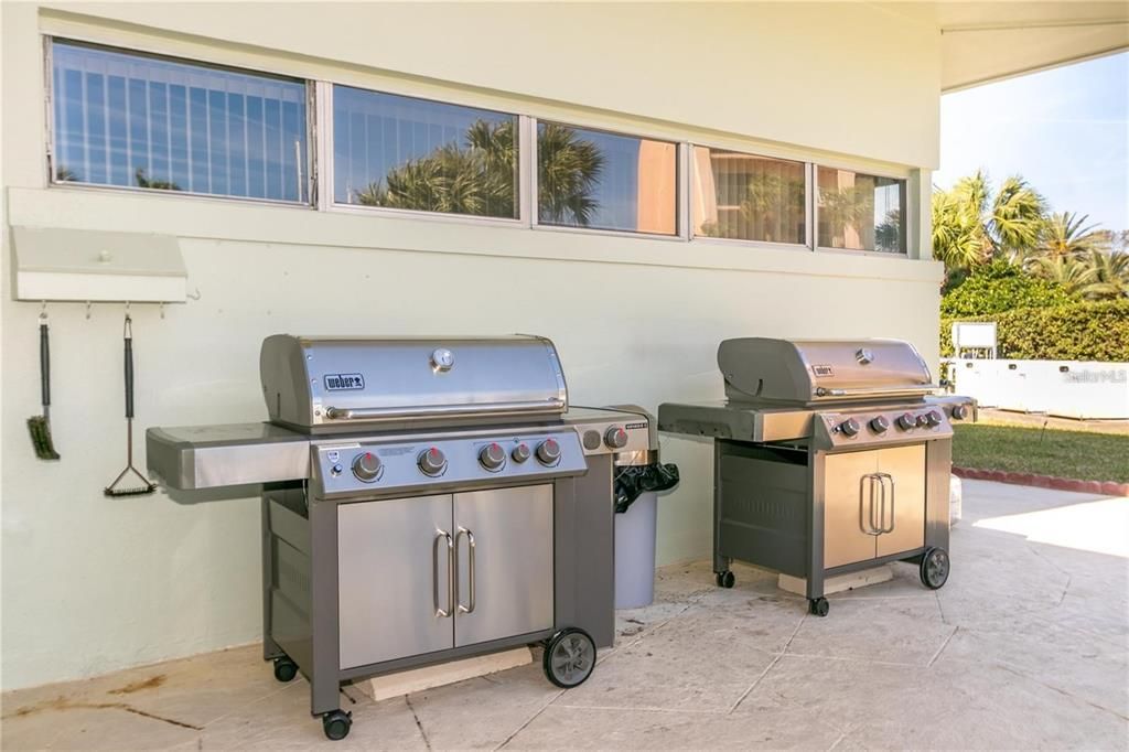 For Sale: $445,000 (2 beds, 2 baths, 1295 Square Feet)