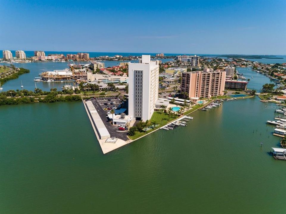 For Sale: $445,000 (2 beds, 2 baths, 1295 Square Feet)