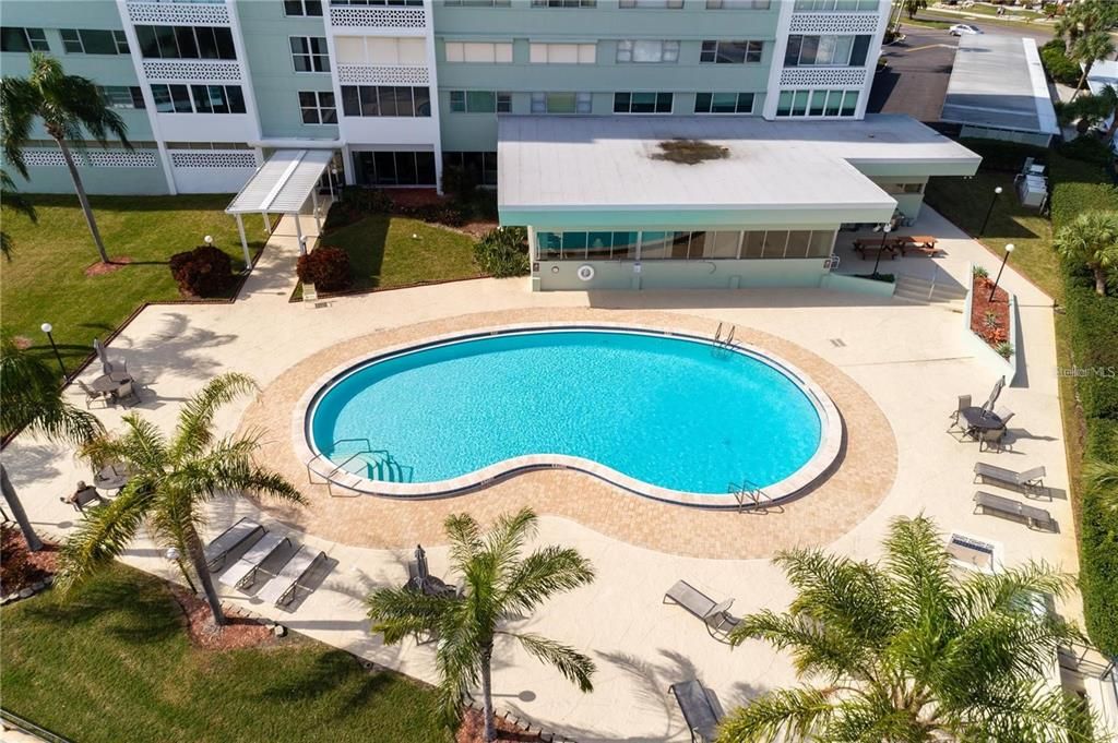 For Sale: $445,000 (2 beds, 2 baths, 1295 Square Feet)