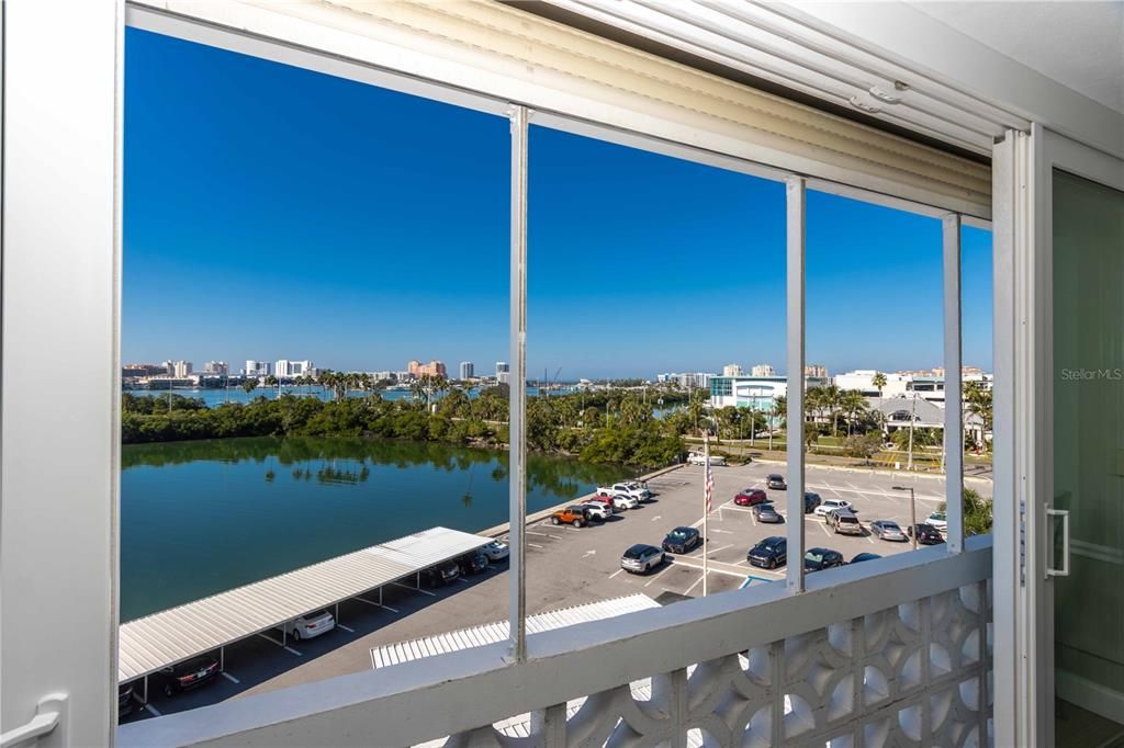 For Sale: $445,000 (2 beds, 2 baths, 1295 Square Feet)