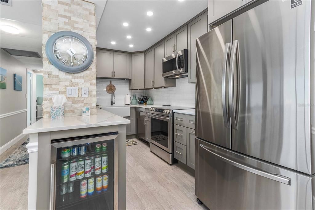 For Sale: $445,000 (2 beds, 2 baths, 1295 Square Feet)