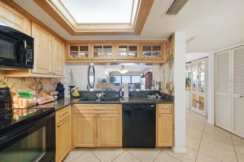 En Venta: $575,000 (2 camas, 2 baños, 1425 Pies cuadrados)